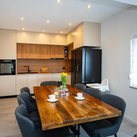 Lovely In Skabrnja Apartmán